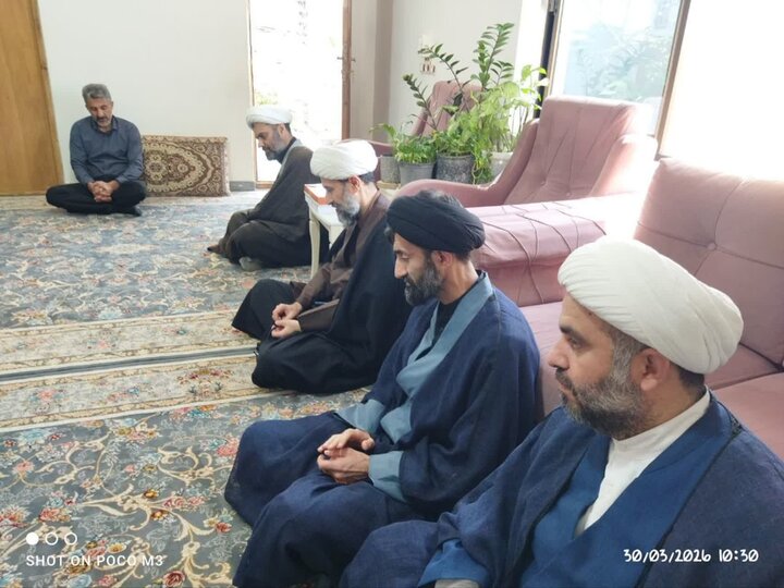 تصاویر / تکریم از خانواده طلبه شهید «محمد مهدی حداد» از سوی دفتر آیت الله العظمی جوادی آملی در آمل