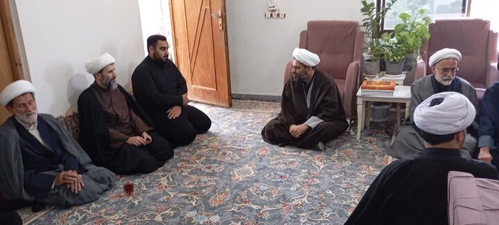تصاویر / تکریم از خانواده طلبه شهید «محمد مهدی حداد» از سوی دفتر آیت الله العظمی جوادی آملی در آمل
