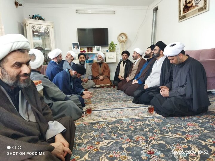 تصاویر / تکریم از خانواده طلبه شهید «محمد مهدی حداد» از سوی دفتر آیت الله العظمی جوادی آملی در آمل