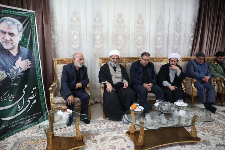 تصاویر/ دیدار نماینده ولی‌فقیه در استان سمنان با خانواده معظم شهید «مرتضی امامی» در سرخه