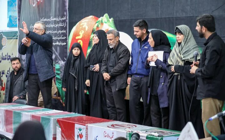 تصاویر/لالایی مادران در مصلی اراک به یاد شهید سه روزه
