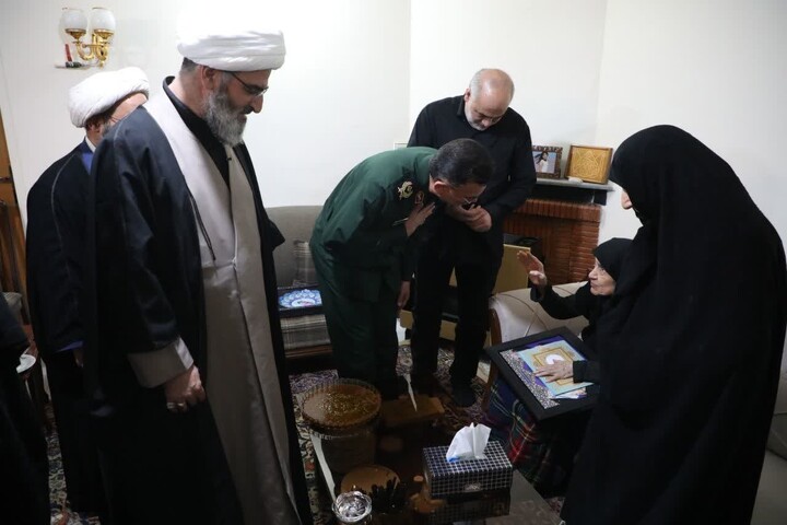 تصاویر/ دیدار مسئولان استان سمنان با خانواده معظم شهید «نادر وفائیان» در شهميرزاد