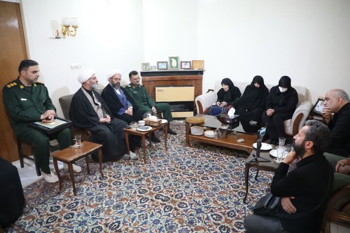 تصاویر/ دیدار مسئولان استان سمنان با خانواده معظم شهید «نادر وفائیان» در شهميرزاد