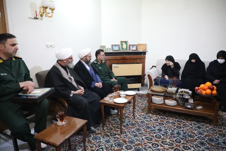 تصاویر/ دیدار مسئولان استان سمنان با خانواده معظم شهید «نادر وفائیان» در شهميرزاد