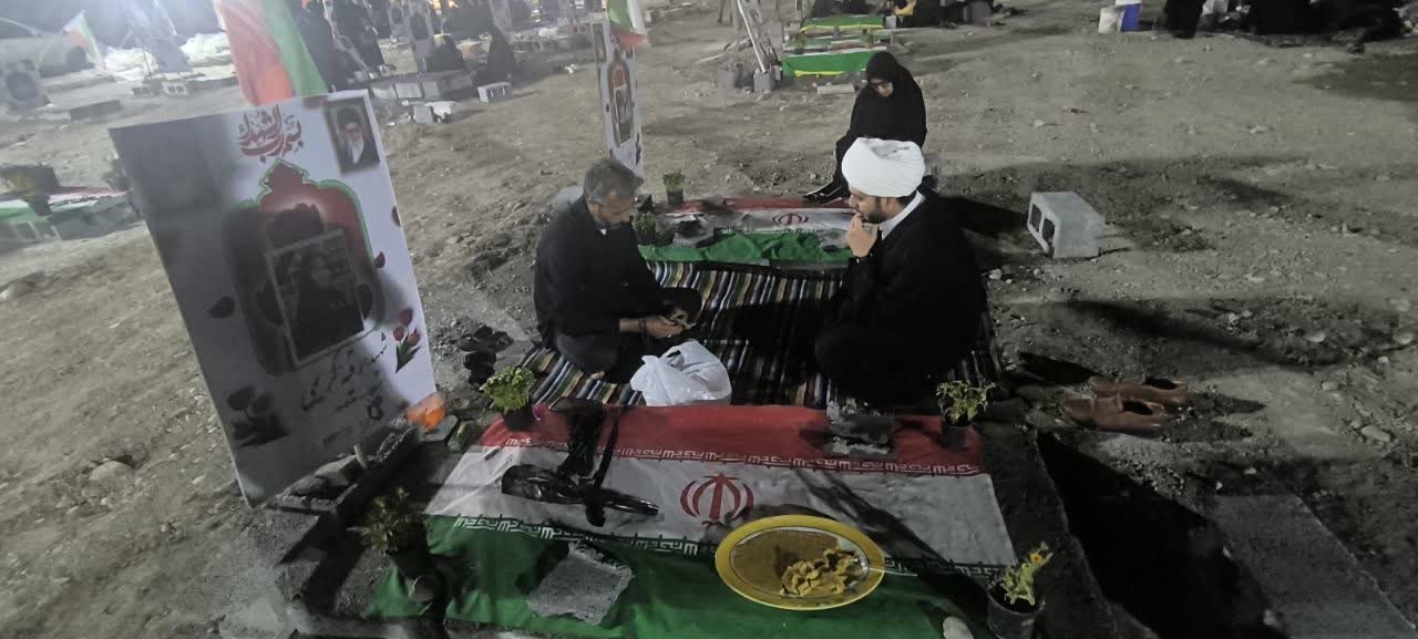 بررسی نیازها و ارائه خدمات توانبخشی معنوی و مشاورهای به بازماندگان میناب و دیدار با خانوادههای شهدا