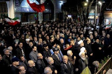 تصاویر/ حضور نماینده ولی فقیه استان گیلان در جمع مردم انقلابی لاهیجان