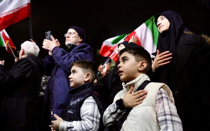 تصاویر/ اجتماع پرشور حمایت از وطن در محله هفت حوض تهران