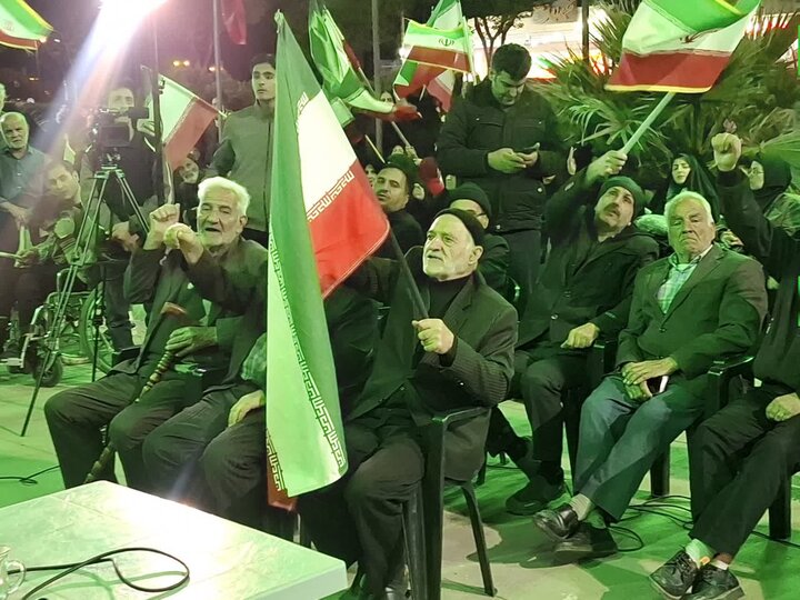 تصاویر/ تجمج سی امین شب مردم غیور شهرستان کاشان در میدان امام خامنه ای