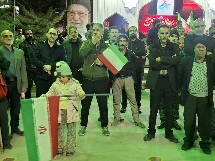 تصاویر/ تجمج سی امین شب مردم غیور شهرستان کاشان در میدان امام خامنه ای
