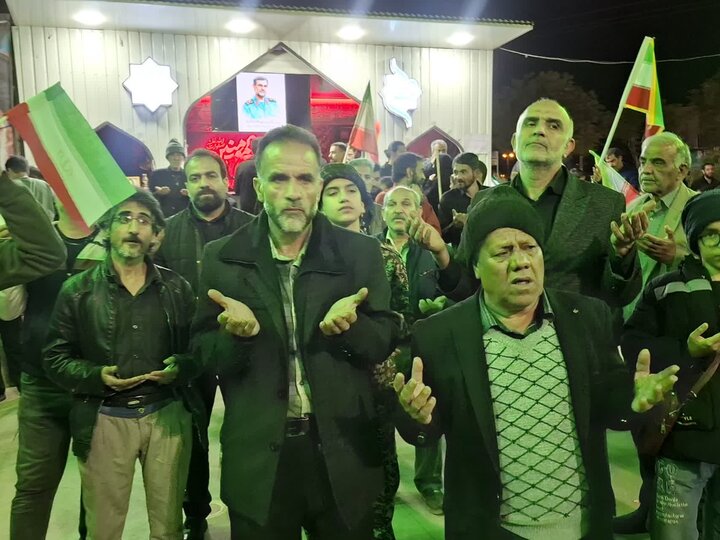 تصاویر/ تجمج سی امین شب مردم غیور شهرستان کاشان در میدان امام خامنه ای
