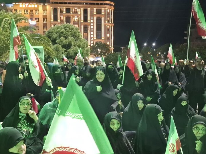 تصاویر/ تجمج سی امین شب مردم غیور شهرستان کاشان در میدان امام خامنه ای