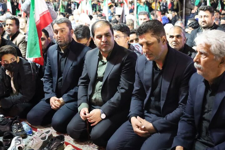 تصاویر/ اجتماع دبستانی های یزد در شامگاه یوم الله دهم فروردین۱۴۰۵