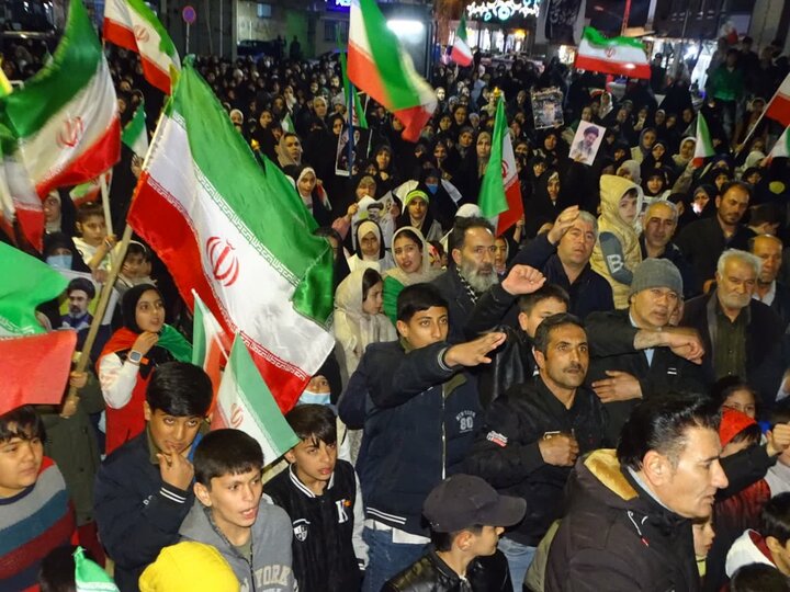 تصاویر/ استمرار تجمعات حمایتی مردم چهاربرج از نظام اسلامی در سی و یکمین شب