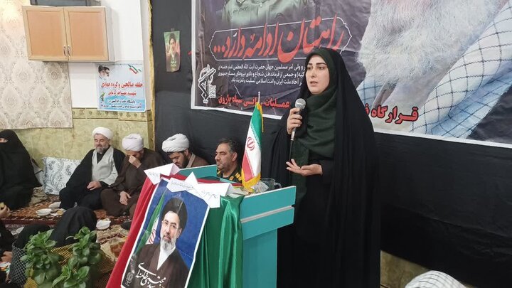 تصاویر/ اجتماع بانوان زینبی در باروق