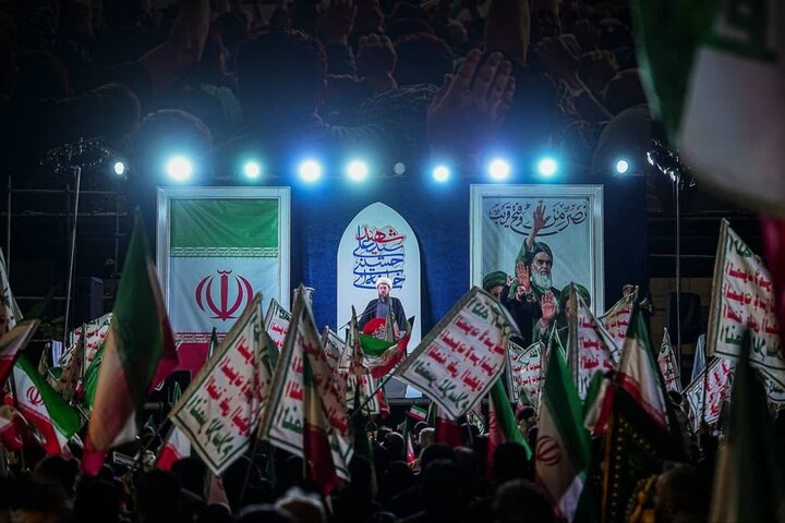 تصاویر/ حضور نمایندگان انصارالله یمن در اجتماع مردمی میدان انقلاب تهران