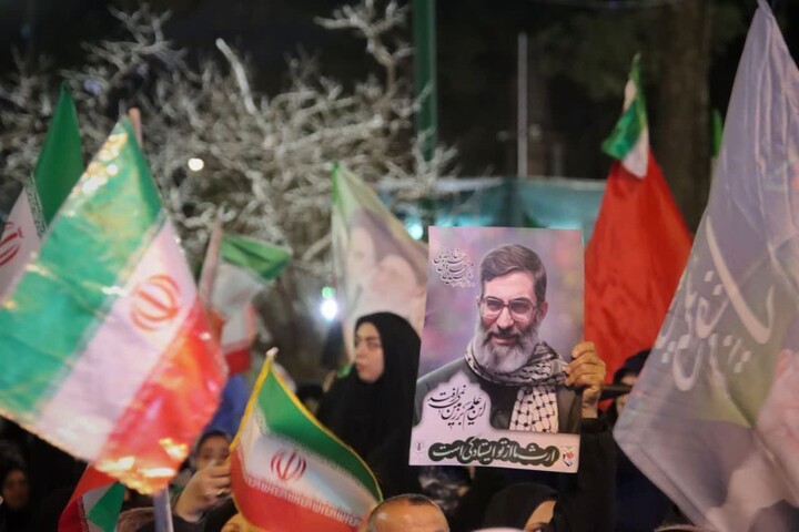 تصاویر/ اجتماع شب‌های اقتدار و گرامیداشت شهید دکتر علی لاریجانی در دامغان