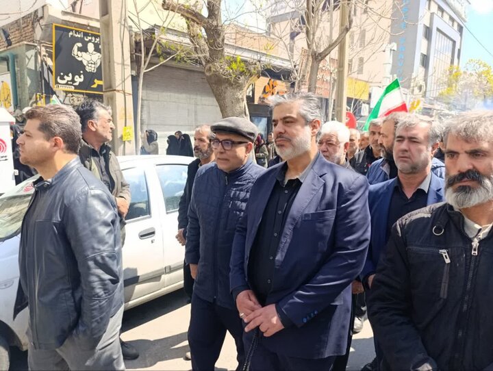 تصاویر/بدرقه باشکوه پیکر مطهر شهیدان محمد رحیمیان و حسین امیدواری با حضور اراک