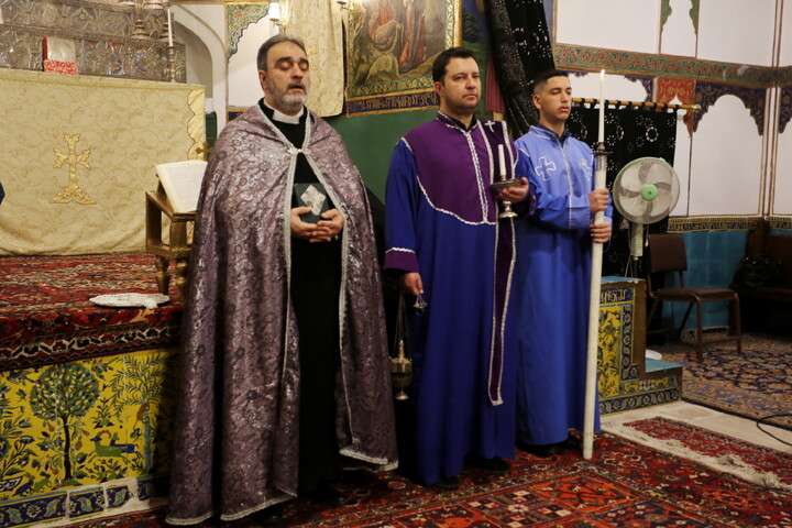 تصاویر / تشییع اولین شهید مسیحی جنگ رمضان در کلیسای مریم مقدس اصفهان