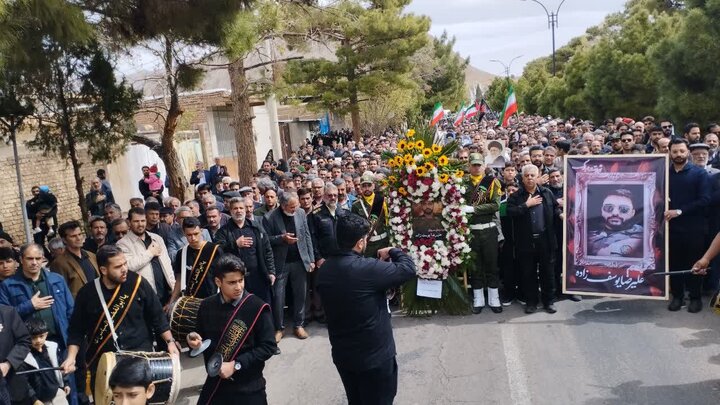 تصاویر/ بدرقه‌ شهید جنگ رمضان سروان علیرضا یوسف‌زاده در کوهبنان