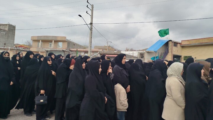 تصاویر / مراسم تشییع پیکر شهید طلبه تراب فرجی و فرزندش شهیدش مهدی فرجی در شهرستان هشترود