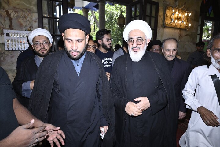 ممبئی میں رہبرِ انقلاب شہید سید علی خامنہ ای کی یاد میں جلسۂ تعزیت؛