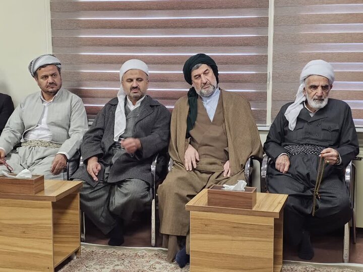 تصاویر/آیین قرائت پیام حضرت آیت‌الله سیّد مجتبی حسینی خامنه‌ای توسط نماینده ولی فقیه در کردستان