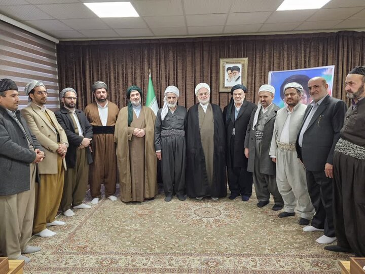 تصاویر/آیین قرائت پیام حضرت آیت‌الله سیّد مجتبی حسینی خامنه‌ای توسط نماینده ولی فقیه در کردستان