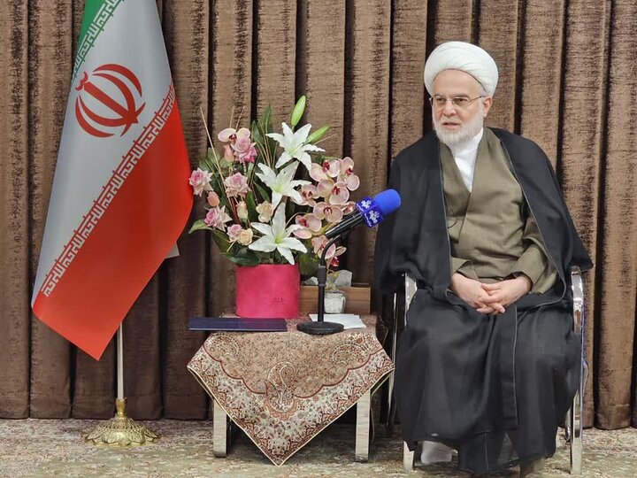 تصاویر/آیین قرائت پیام حضرت آیت‌الله سیّد مجتبی حسینی خامنه‌ای توسط نماینده ولی فقیه در کردستان