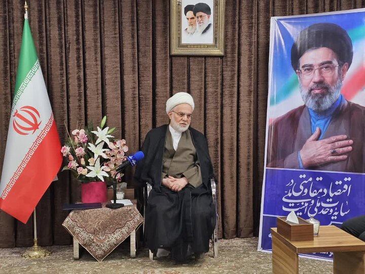 تصاویر/آیین قرائت پیام حضرت آیت‌الله سیّد مجتبی حسینی خامنه‌ای توسط نماینده ولی فقیه در کردستان