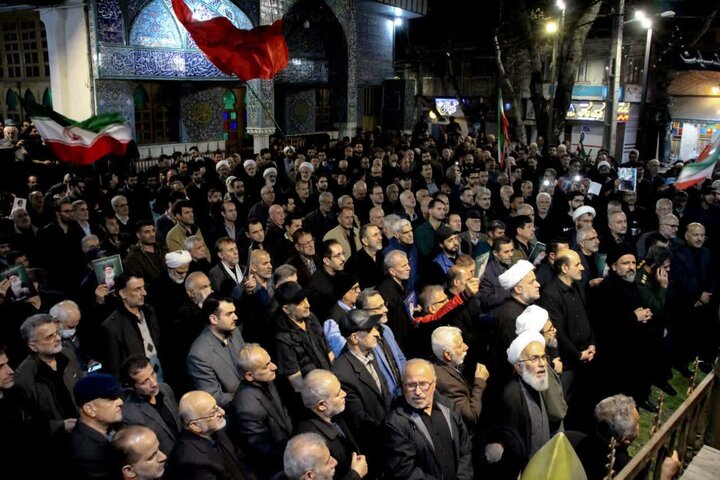 تصاویر/ حضور نماینده ولی فقیه استان گیلان درجمع مردم انقلابی لاهیجان