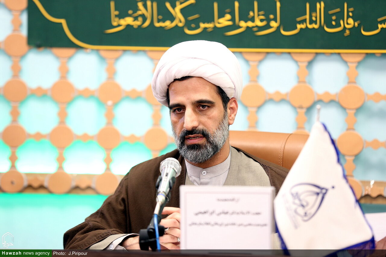 پیشگامی خانمها در میدان دفاع از انقلاب و ایران / زن ایرانی ستون حفظ همبستگی ملی است