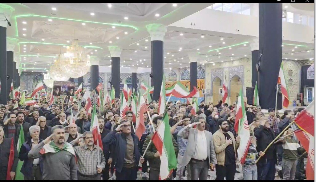 فیلم | تجمع مردم ولایتمدار منطقه فرهنگی کاشان در بیعت با امام در مسجد جمکران