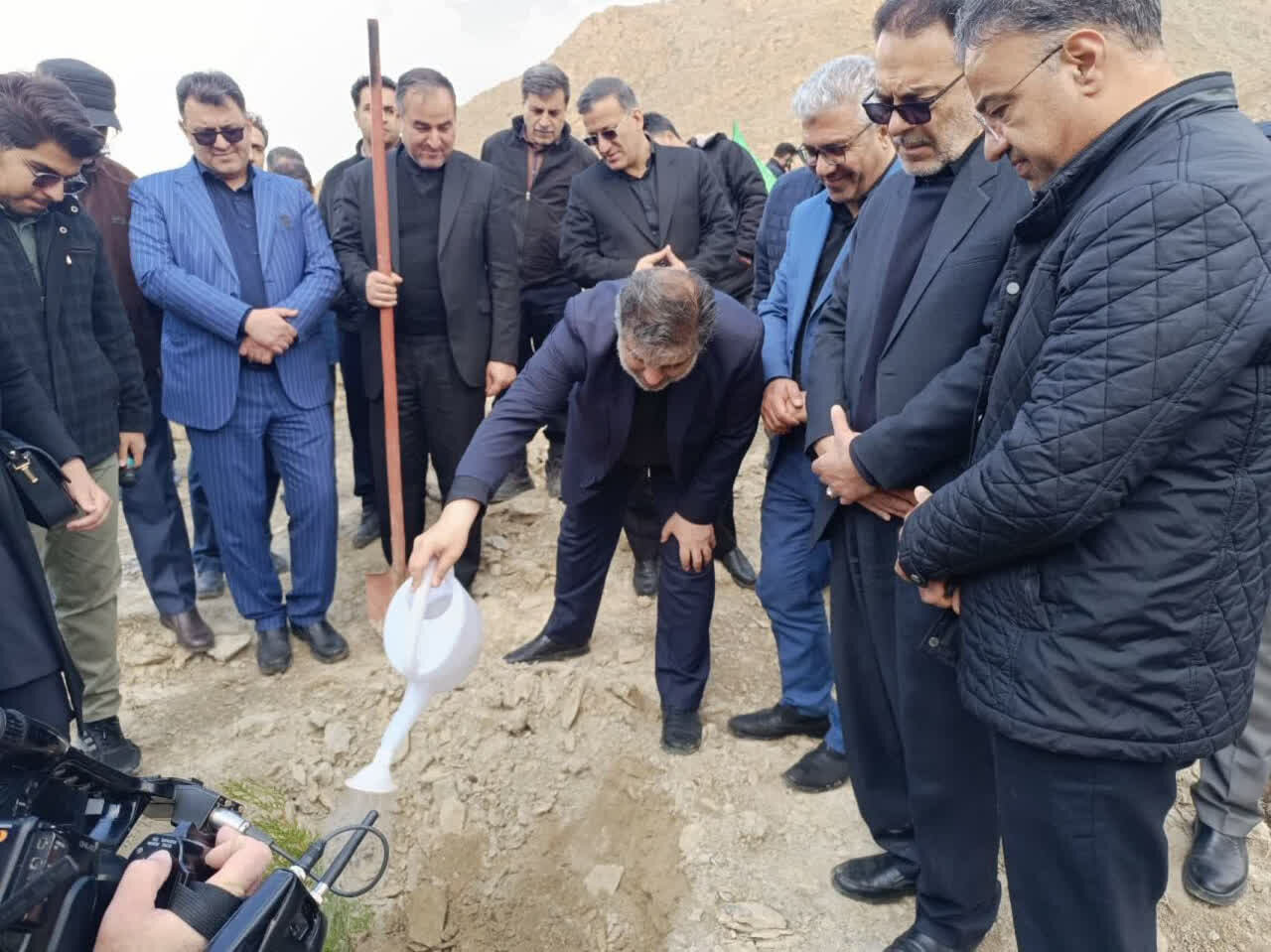کاشت نهال به یاد رهبر شهید انقلاب
