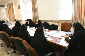 تبیین‌گری نیات شوم دشمن برای مردم توسط مبلغان ضروری است