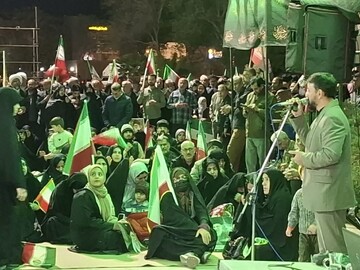 فیلم | برگزاری نماز و دعای استغاثه به امام زمان(عج) در اجتماع مردمی کاشان