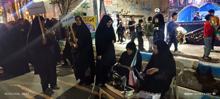تصاویر/ زرندی ها همچنان ایستاده در پای ایران