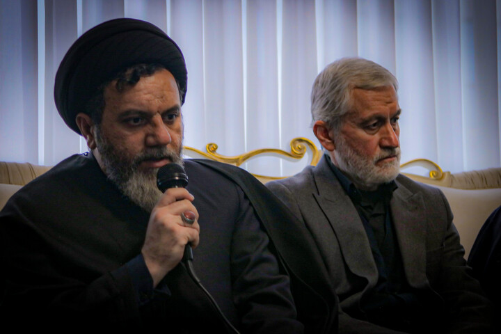 تصاویر/ تجلیل طلاب همدانی از ایثار خانواده شهدا