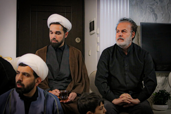 تصاویر/ تجلیل طلاب همدانی از ایثار خانواده شهدا