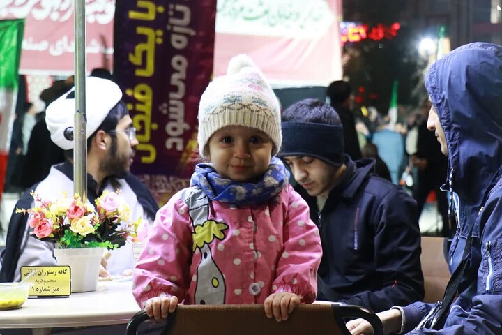 تصاویر/ کافه رستوران قرآنی طلاب مدرسه علمیه محمودیه در میدان کوثر کرمان