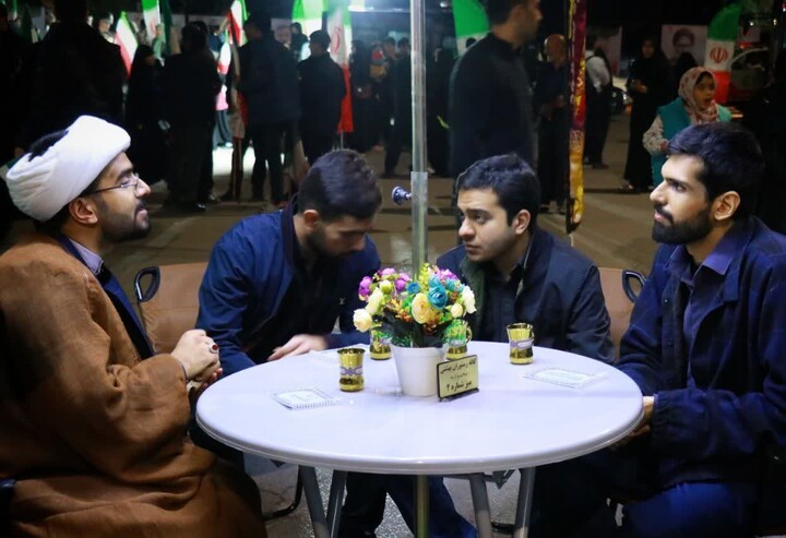 تصاویر/ کافه رستوران قرآنی طلاب مدرسه علمیه محمودیه در میدان کوثر کرمان