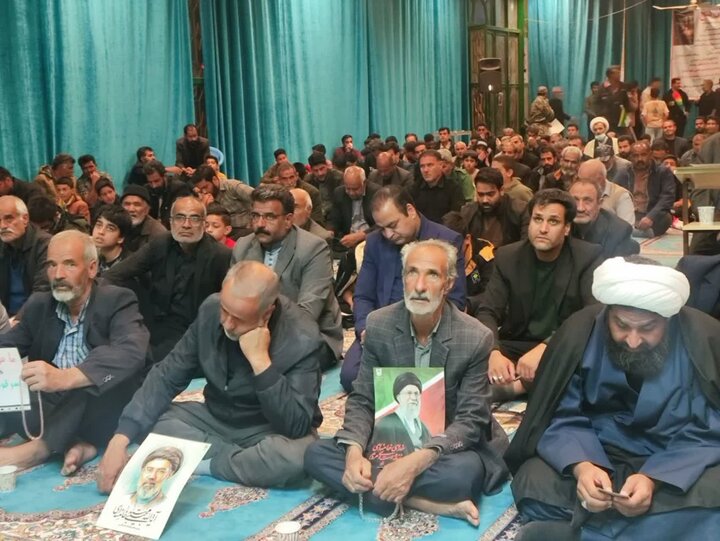 تصاویر/ تجمع مردمی در شهر یزدان آباد در شب ۱۲ فروردین