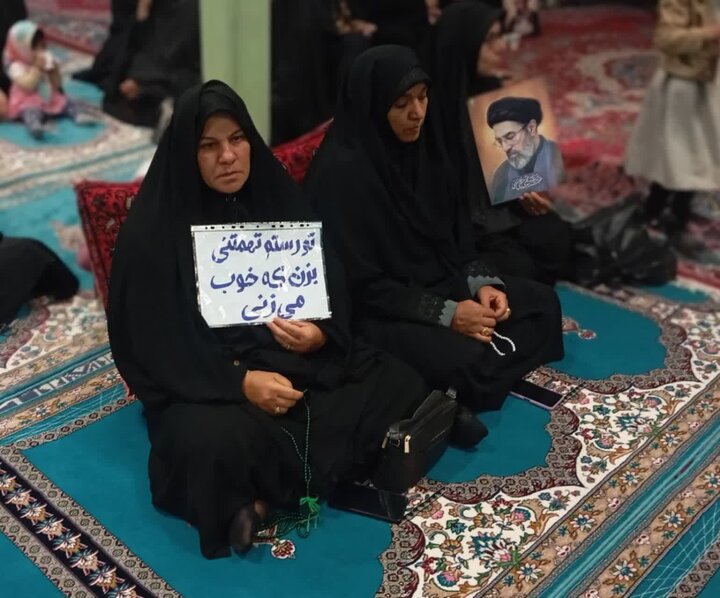 تصاویر/ تجمع مردمی در شهر یزدان آباد در شب ۱۲ فروردین