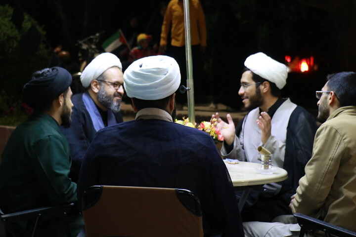 تصاویر/ کافه رستوران قرآنی طلاب مدرسه علمیه محمودیه در میدان کوثر کرمان