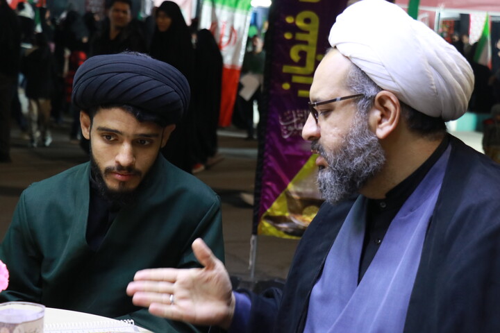 تصاویر/ کافه رستوران قرآنی طلاب مدرسه علمیه محمودیه در میدان کوثر کرمان