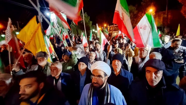 تصاویر/ تجمع شبانه در شهر رابر
