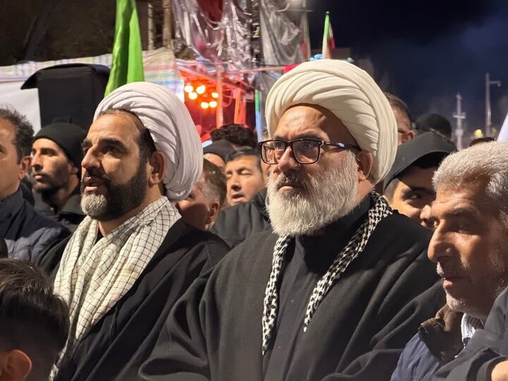 تصاویر/ تجمع با شکوه مردم میاندوآب در شب دوازده فرودین در بیعت با رهبر انقلاب