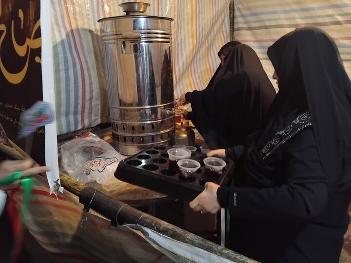 تصاویر/ تجمع مردم شهرستان ماکو در شب تولد جمهوری اسلامی در حمایت از نیروهای مسلح و نظام اسلامی