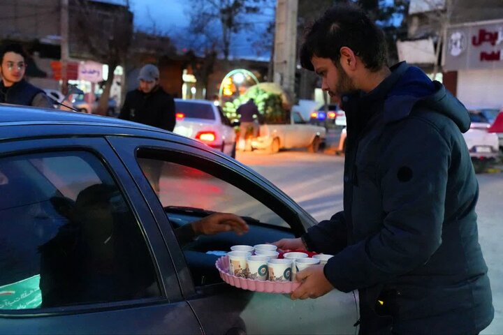 تصاویر/ فعالیت موکب مدرسه علمیه شهید امام خامنه ای ارومیه در ایام جنگ رمضان