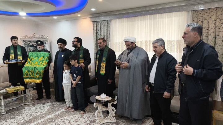تصاویر/ دیدار خادمیاران رضوی با خانواده شهدای جنگ رمضان در ارومیه