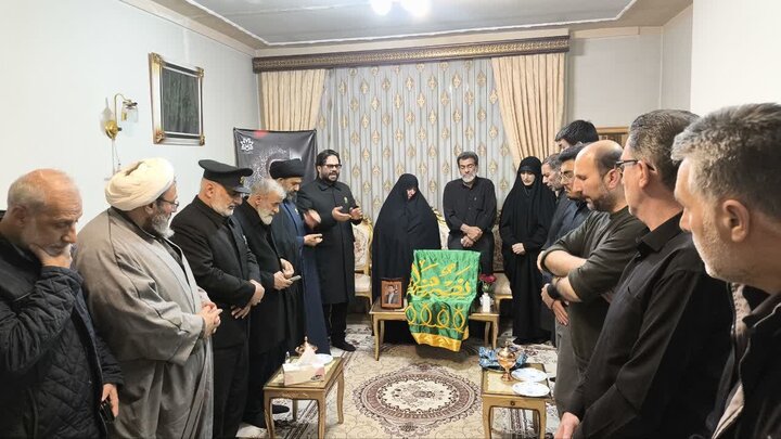 تصاویر/ دیدار خادمیاران رضوی با خانواده شهدای جنگ رمضان در ارومیه